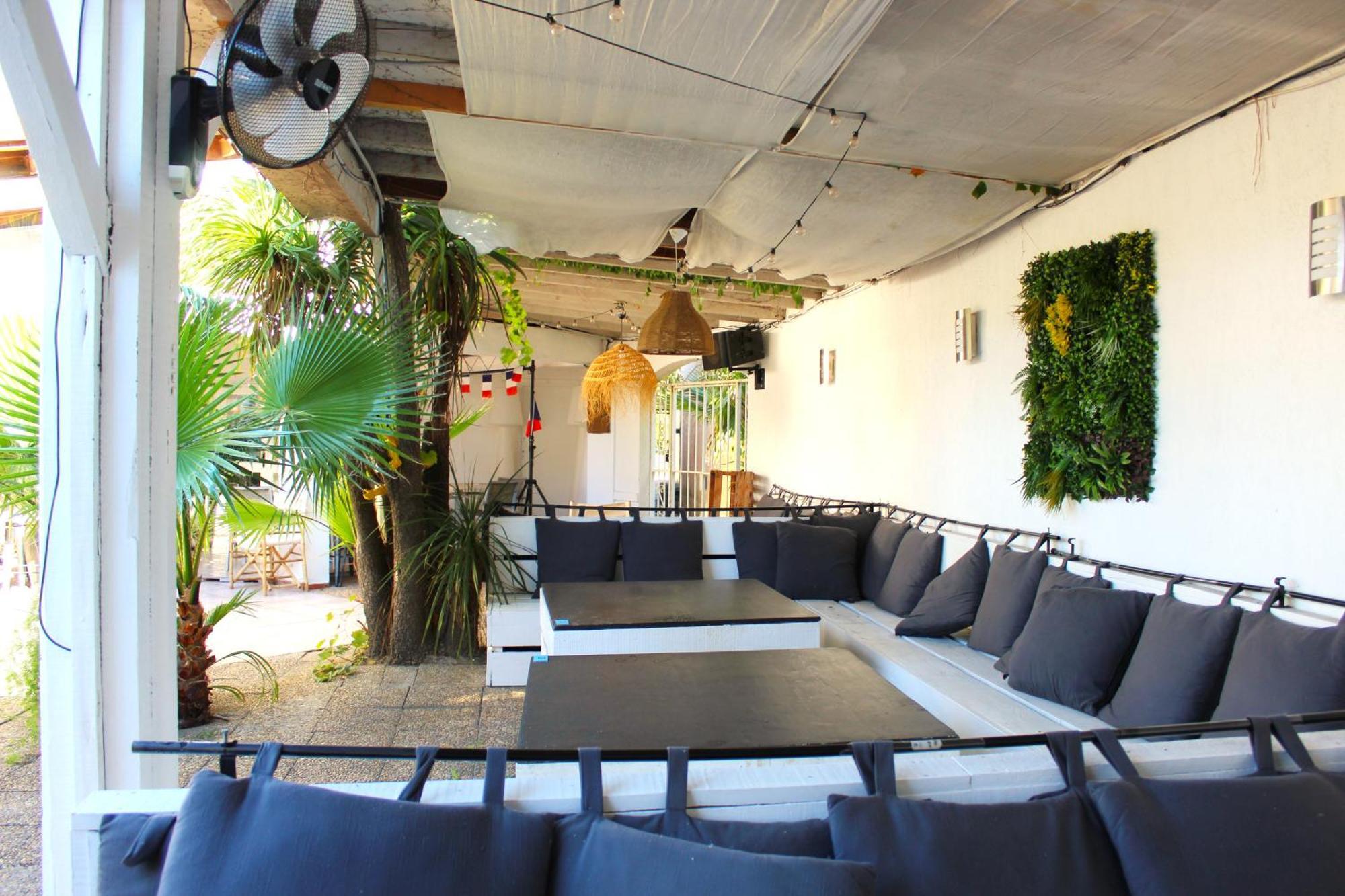 Malibu Village كانيه المظهر الخارجي الصورة