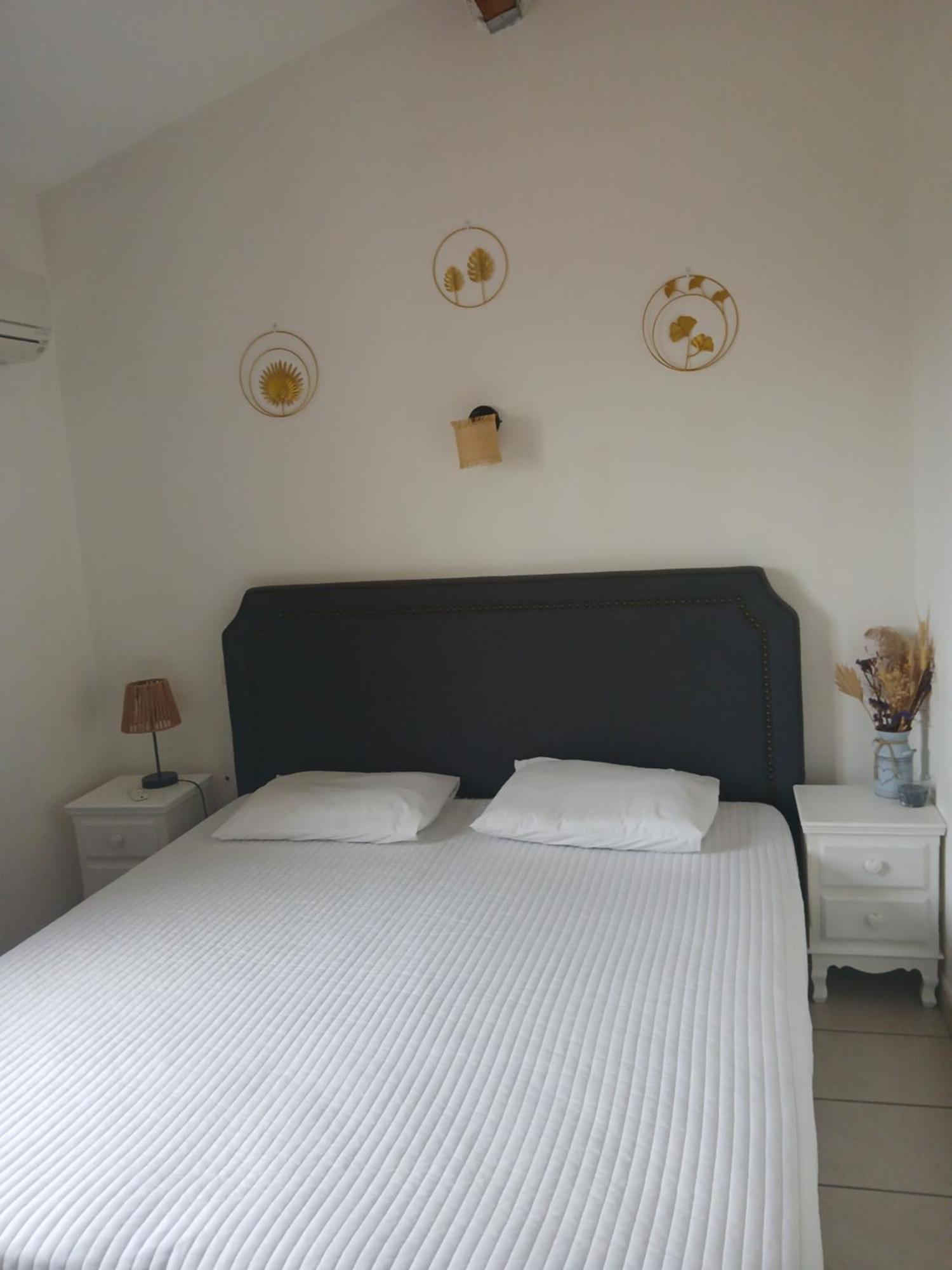 Malibu Village كانيه المظهر الخارجي الصورة
