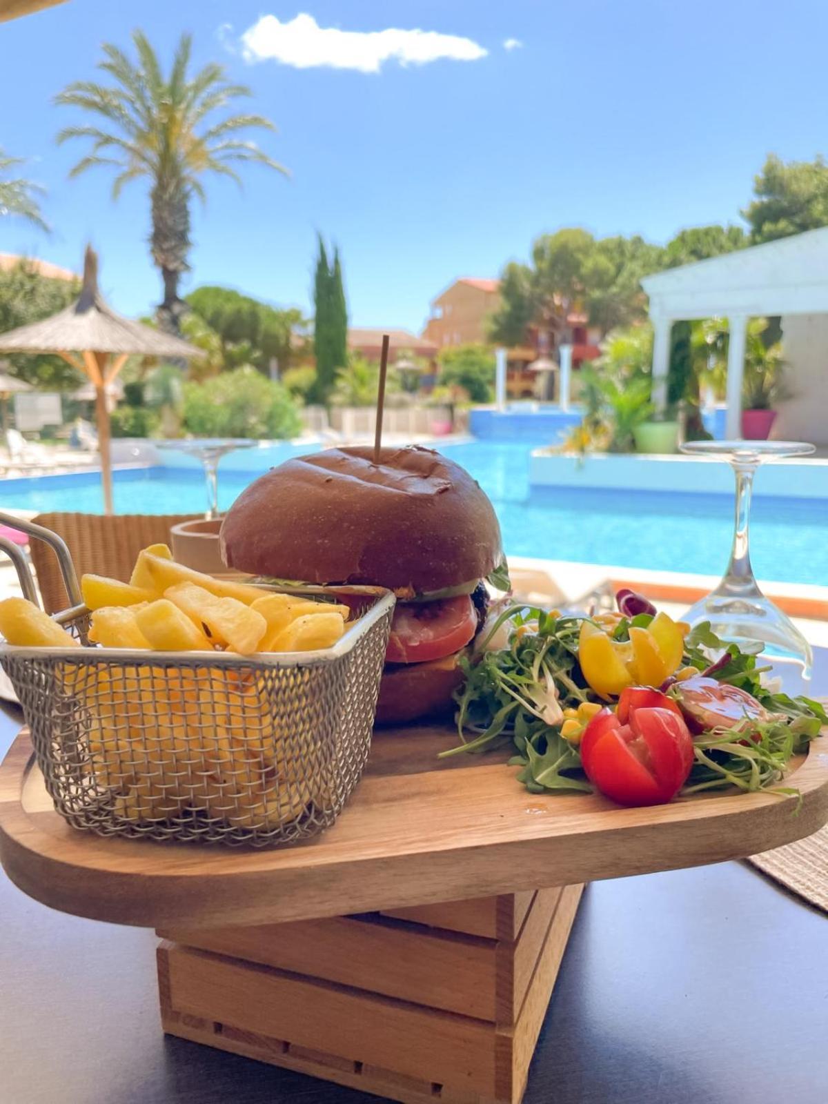 Malibu Village كانيه المظهر الخارجي الصورة