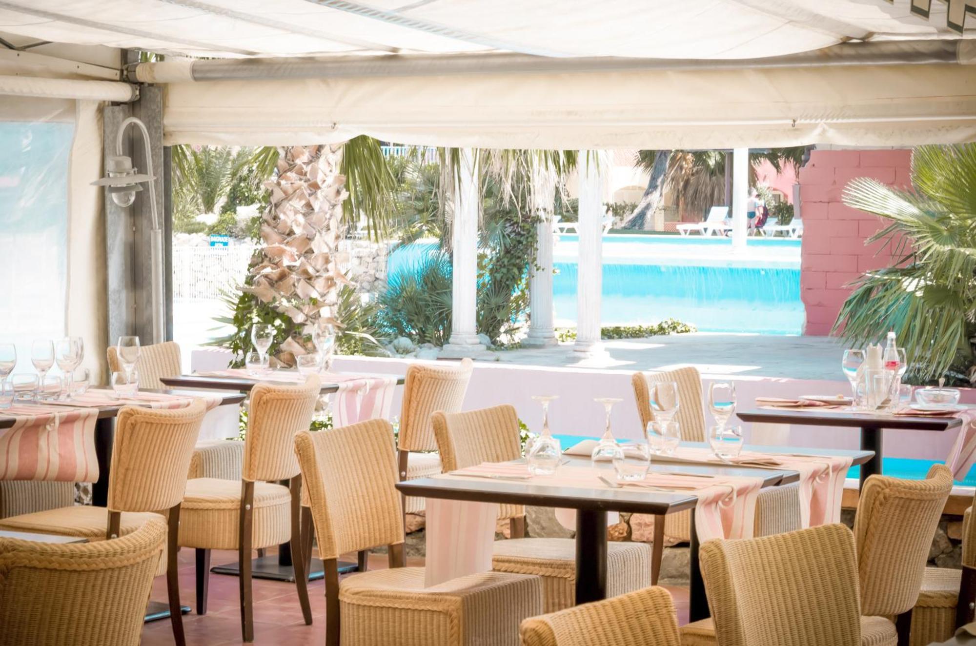 Malibu Village كانيه المظهر الخارجي الصورة