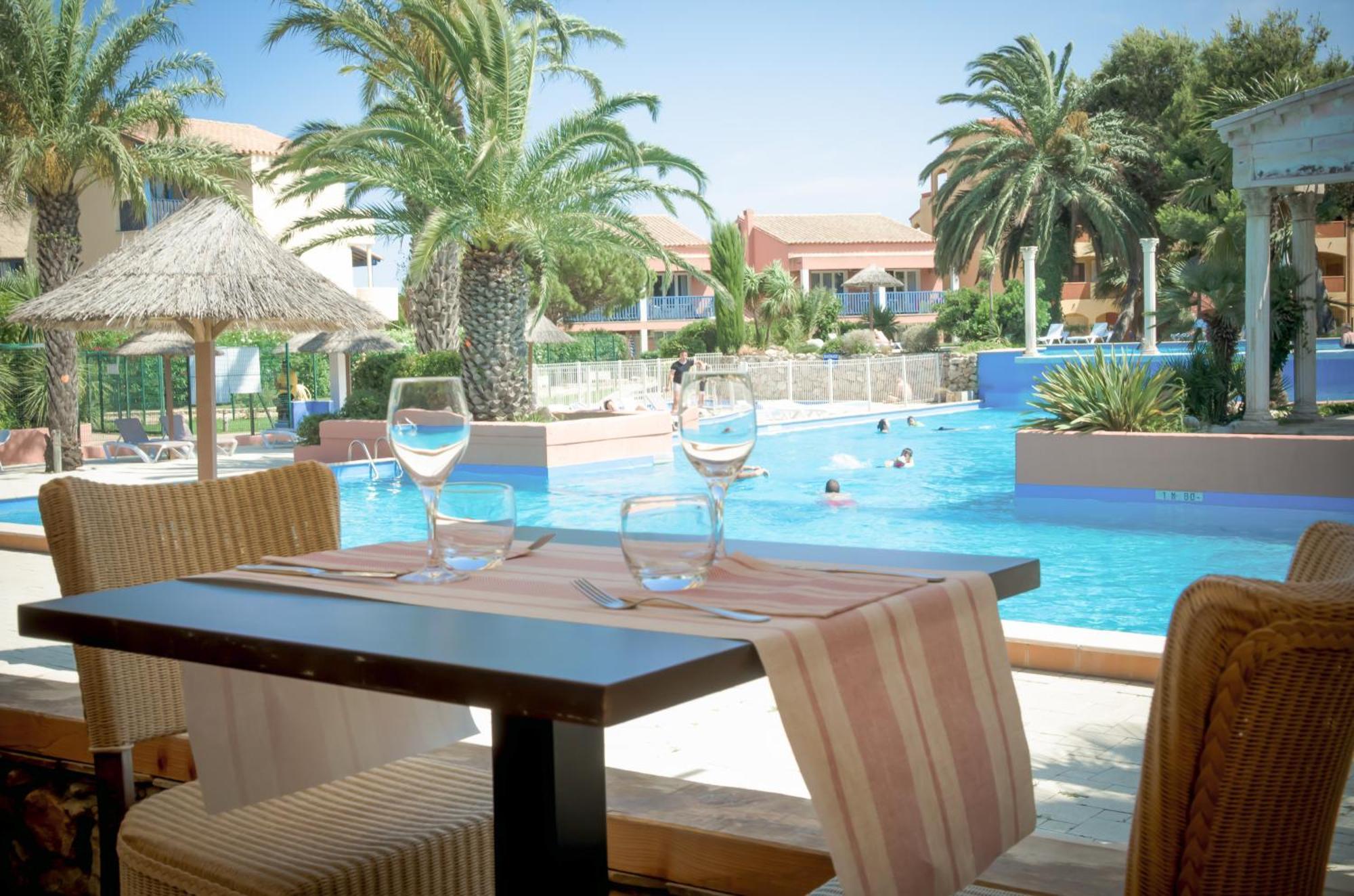 Malibu Village كانيه المظهر الخارجي الصورة
