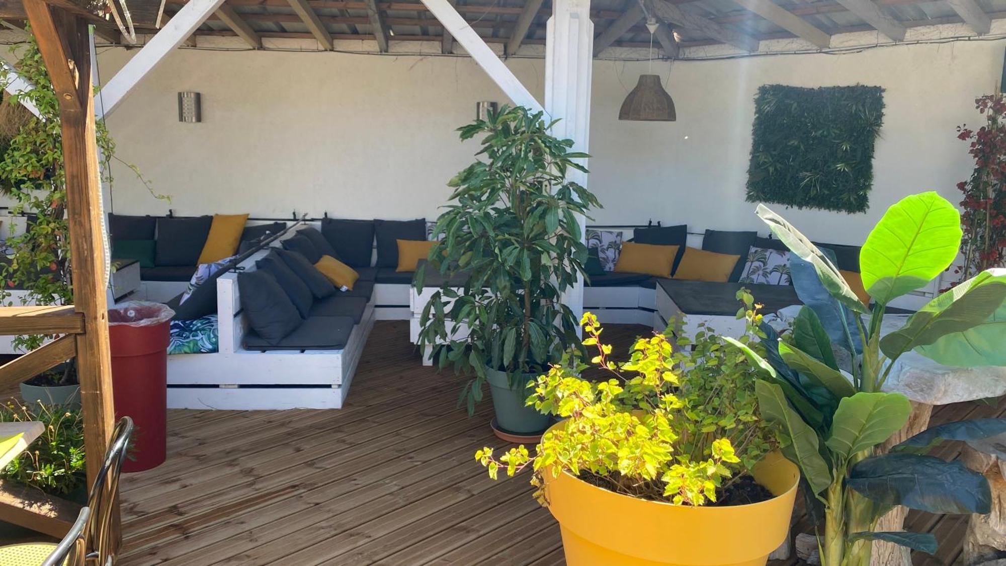Malibu Village كانيه المظهر الخارجي الصورة