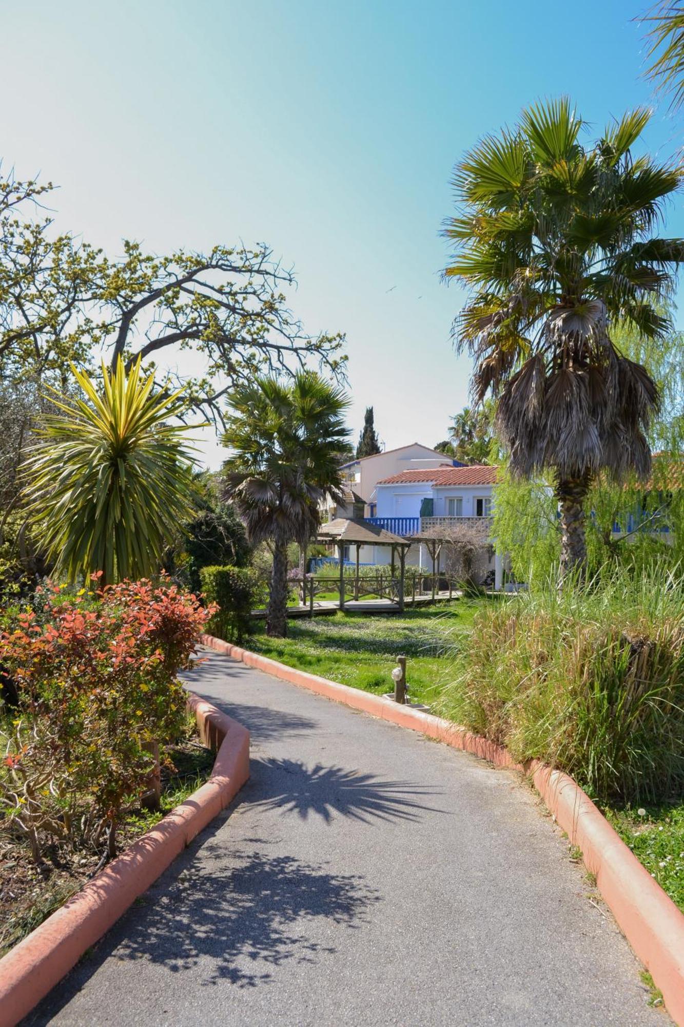 Malibu Village كانيه المظهر الخارجي الصورة
