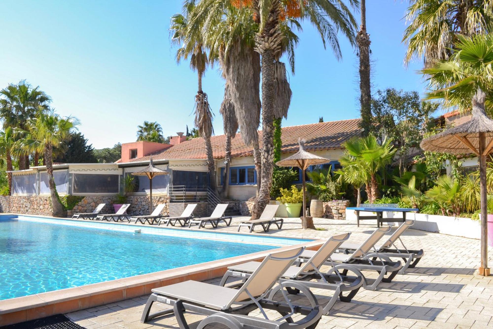 Malibu Village كانيه المظهر الخارجي الصورة