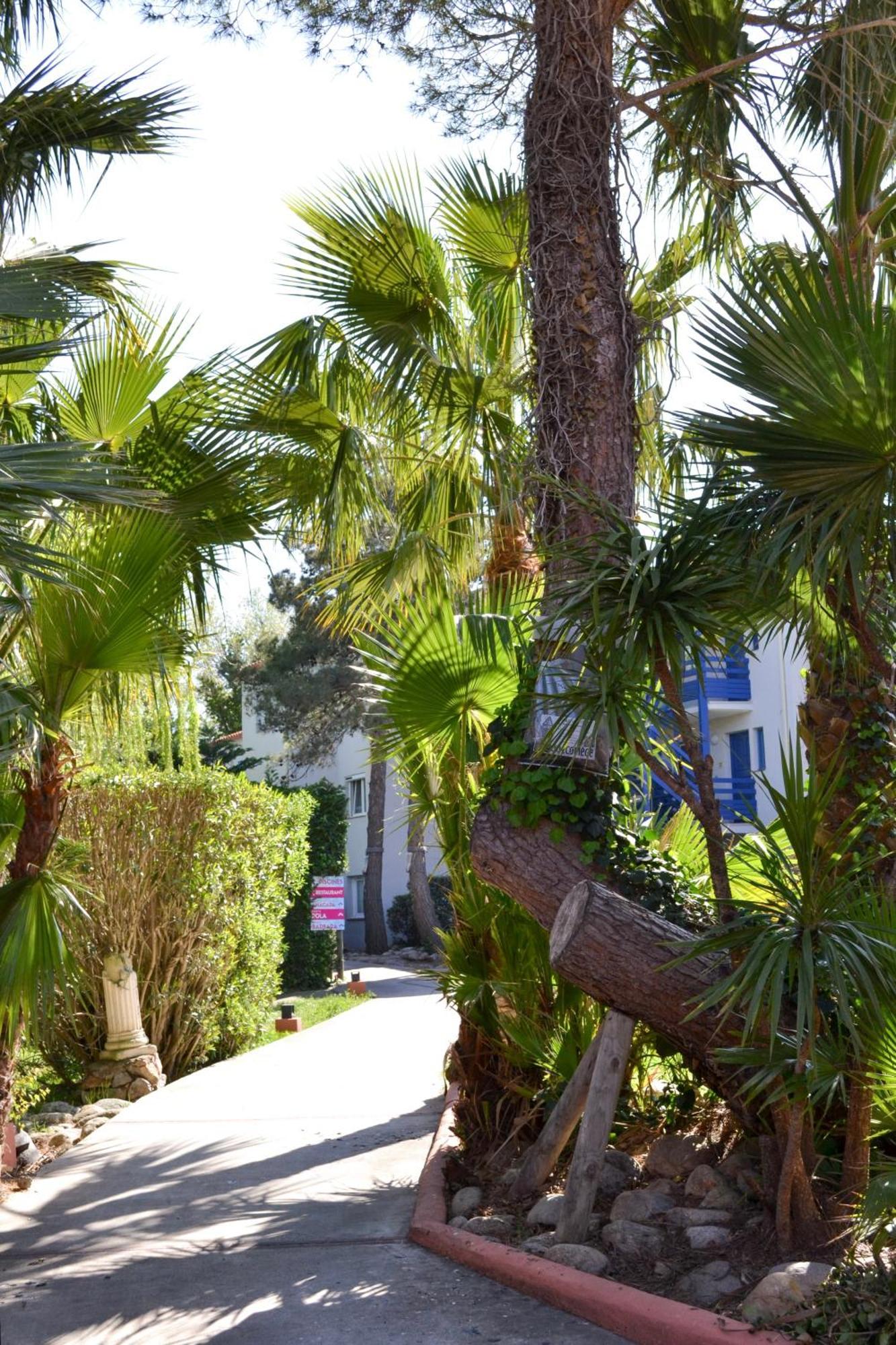 Malibu Village كانيه المظهر الخارجي الصورة