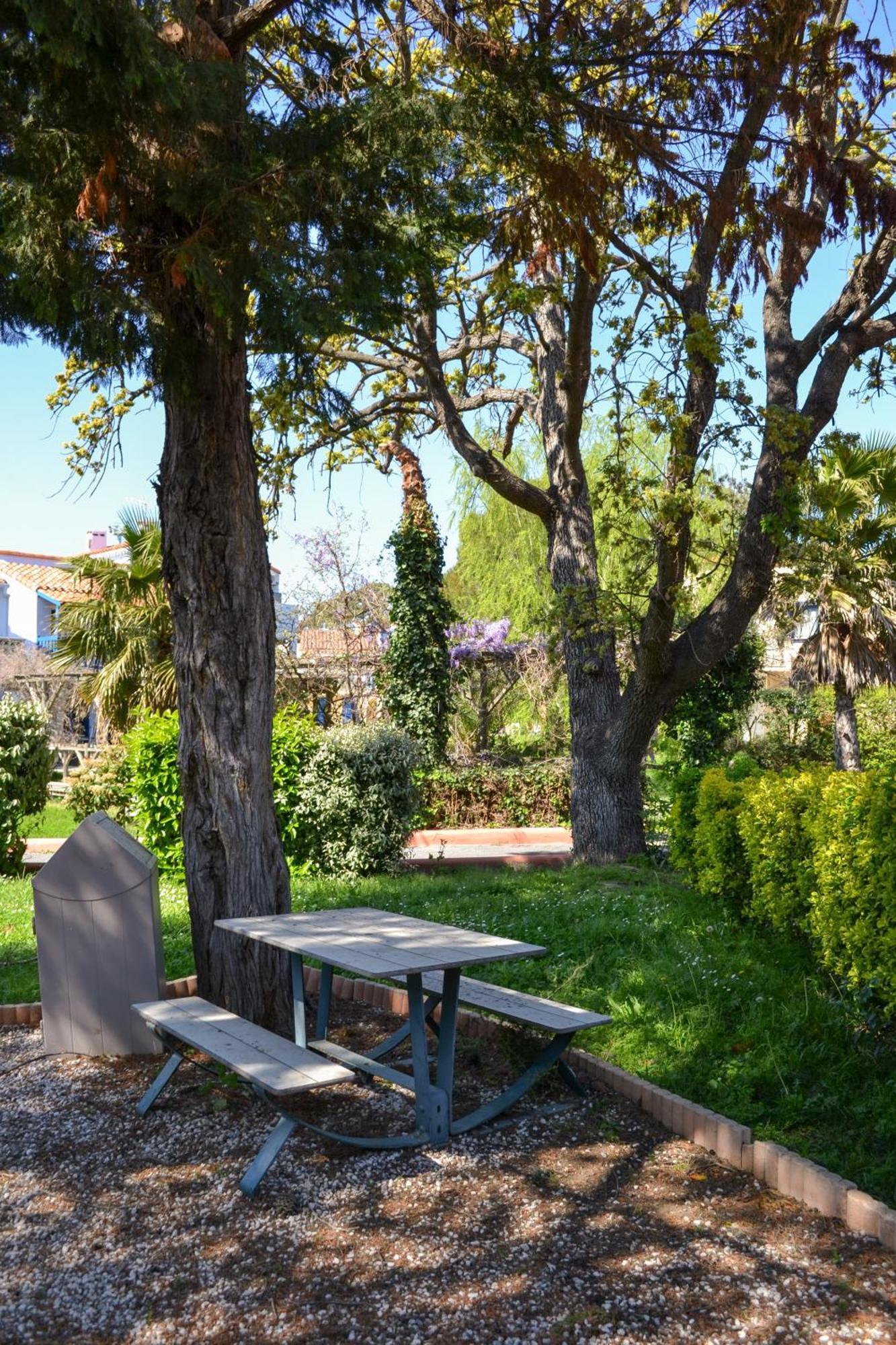 Malibu Village كانيه المظهر الخارجي الصورة